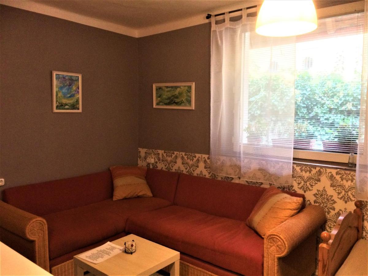 Eszterhazy Guesthouse Vac Bagian luar foto